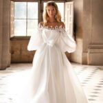 Geleneksel Beyazın Dışında: Siyah Gelinlik Trendi